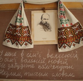 І мене в сім'ї великій...